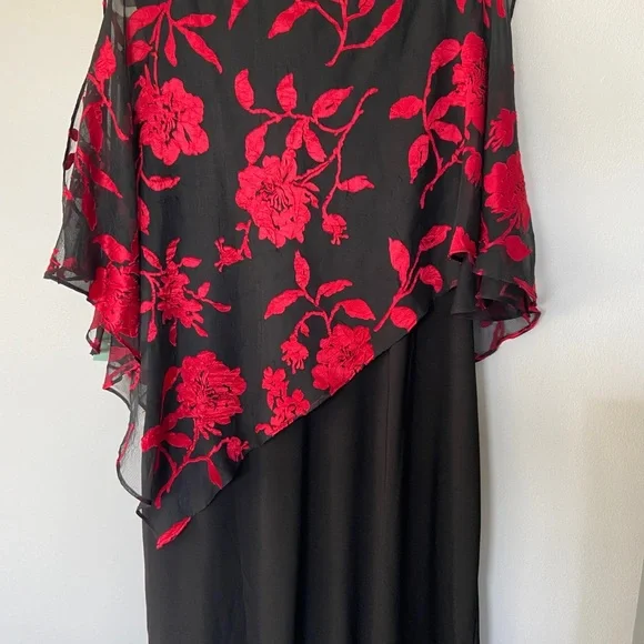 Scarlett Women’s Black & Red Floral mid dress Plus Size 18W NWT, very elegant - Picture 3 of 15